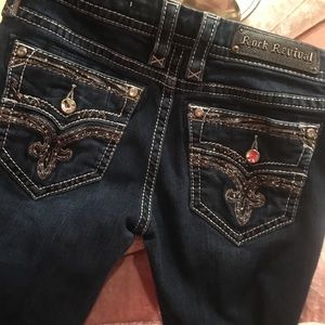 Rock revival straight legged jeans